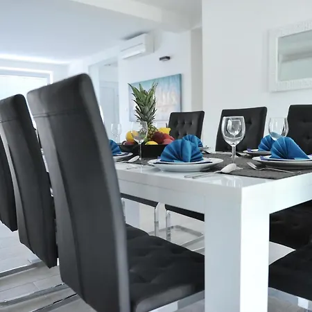 فيلة Crowonder Villa Nina زادار
