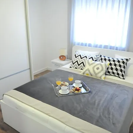 Crowonder Villa Nina Villa *