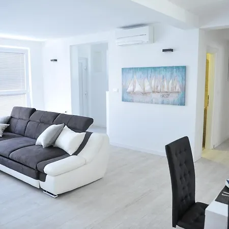 Crowonder Villa Nina * Zadar