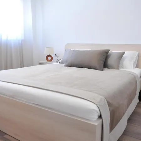 Crowonder Villa Nina Villa