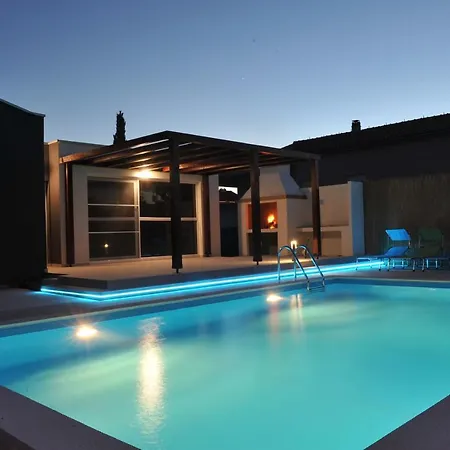 Crowonder Villa Nina Villa *