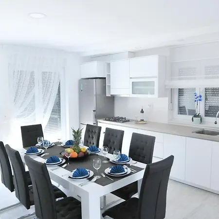 Crowonder Villa Nina Zadar