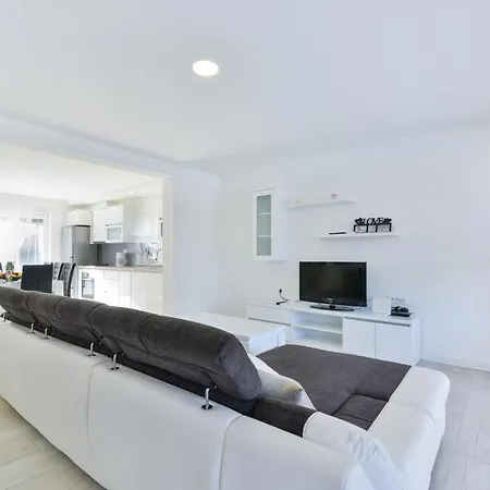 Crowonder Villa Nina * Zadar