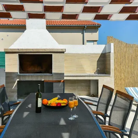 Crowonder Villa Nina * Zadar